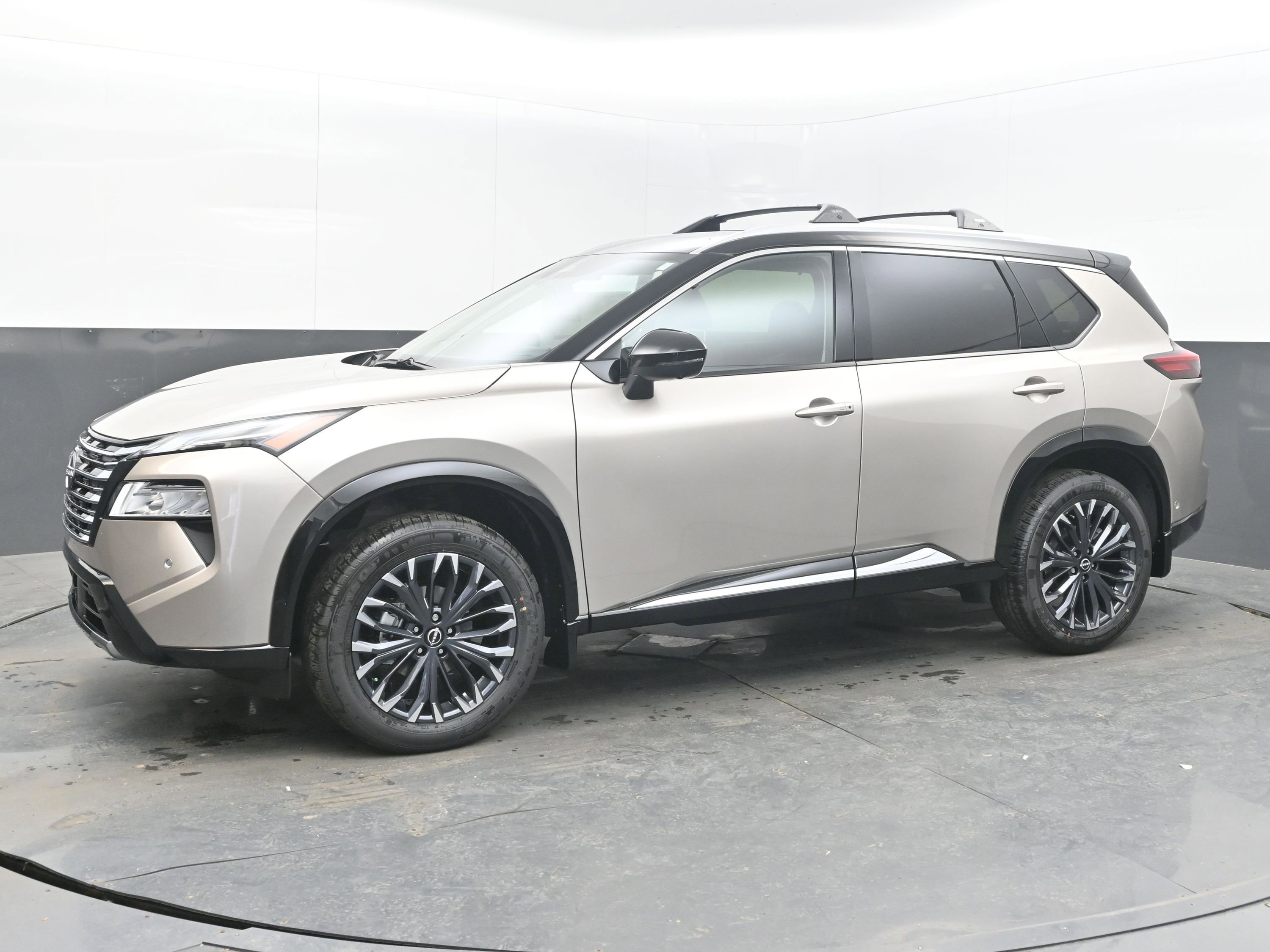 New 2026 Nissan Rogue Platinum image 4
