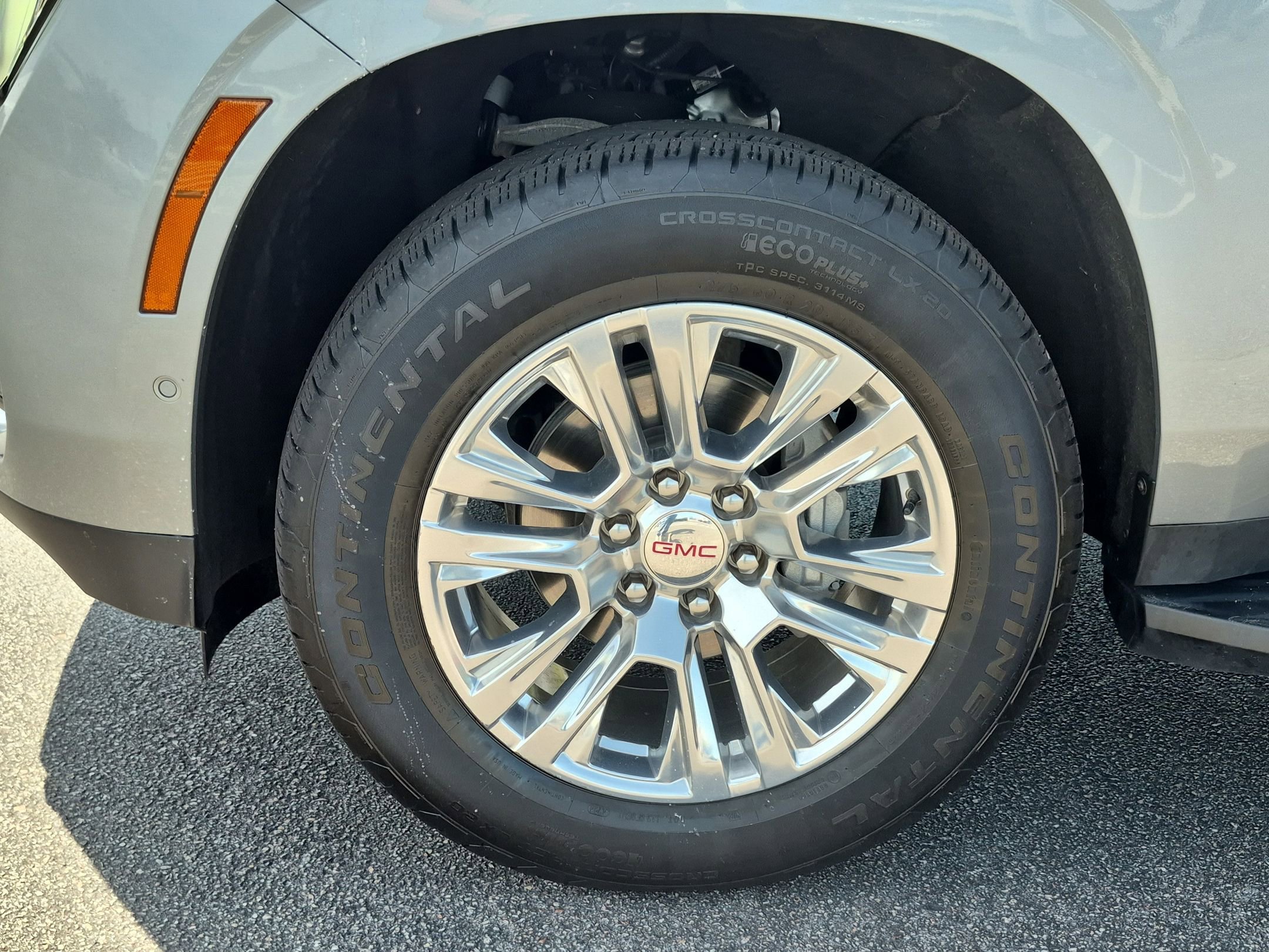 Used 2025 GMC Yukon Denali RWD image 10