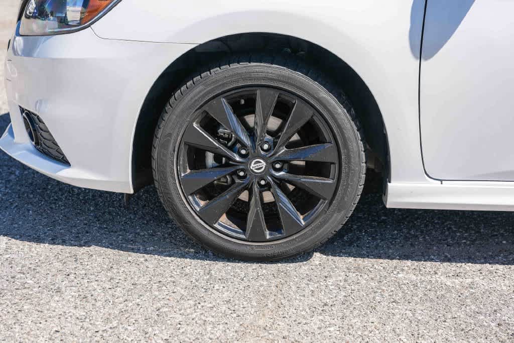 Used 2018 Nissan Sentra SR w/ SR Midnight Edition Package FWD image 11