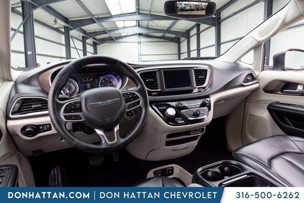 Used 2021 Chrysler Voyager Lxi FWD image 13