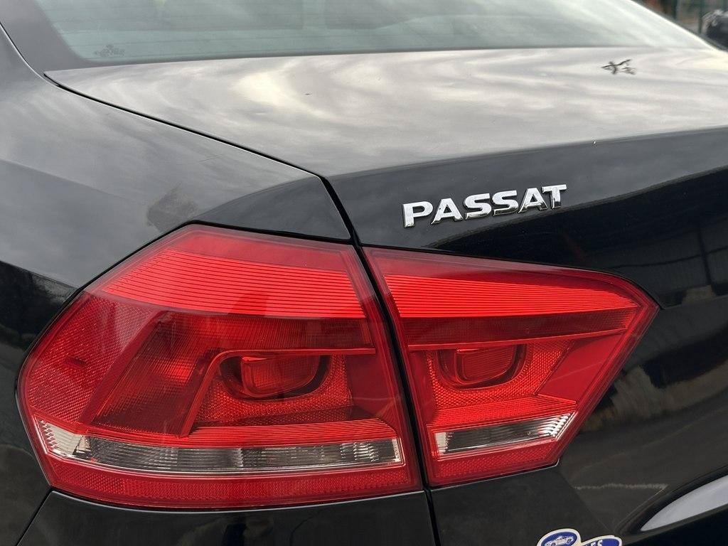 Used 2015 Volkswagen Passat 1.8T SEL Premium FWD image 16