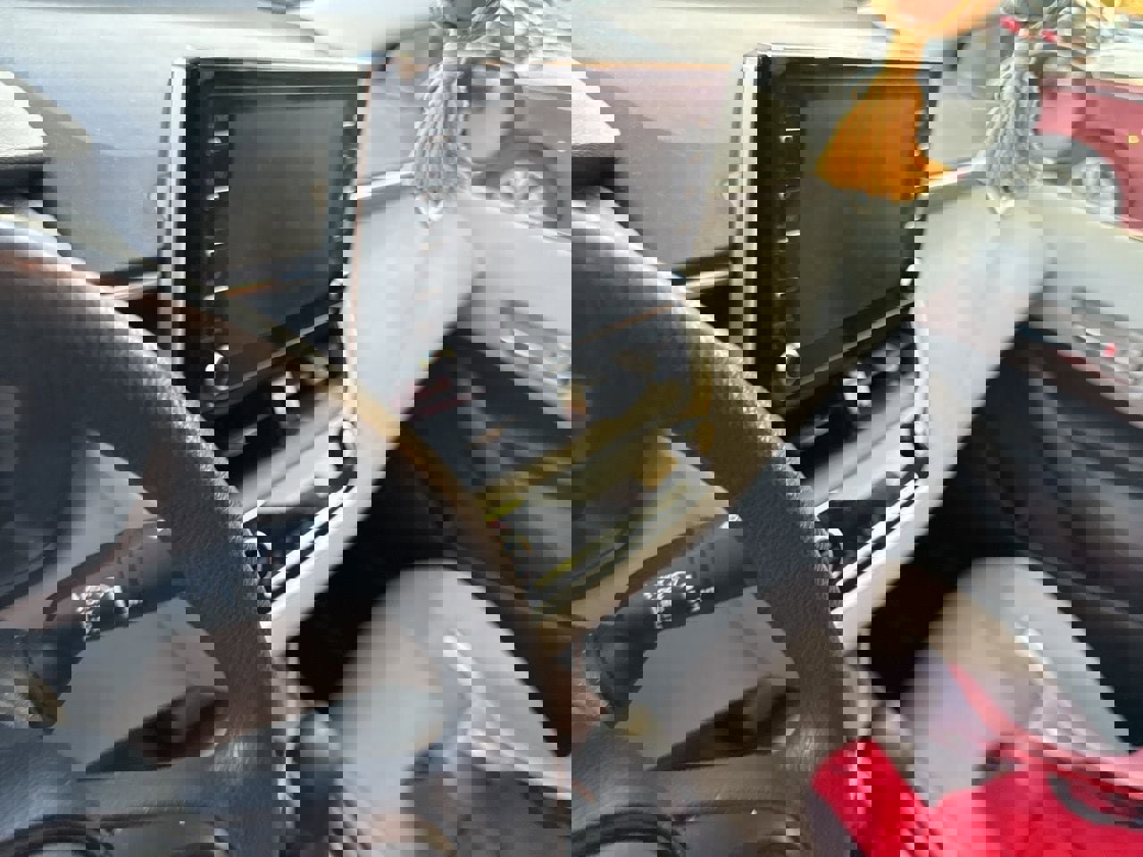 Used 2020 Toyota Corolla LE image 7