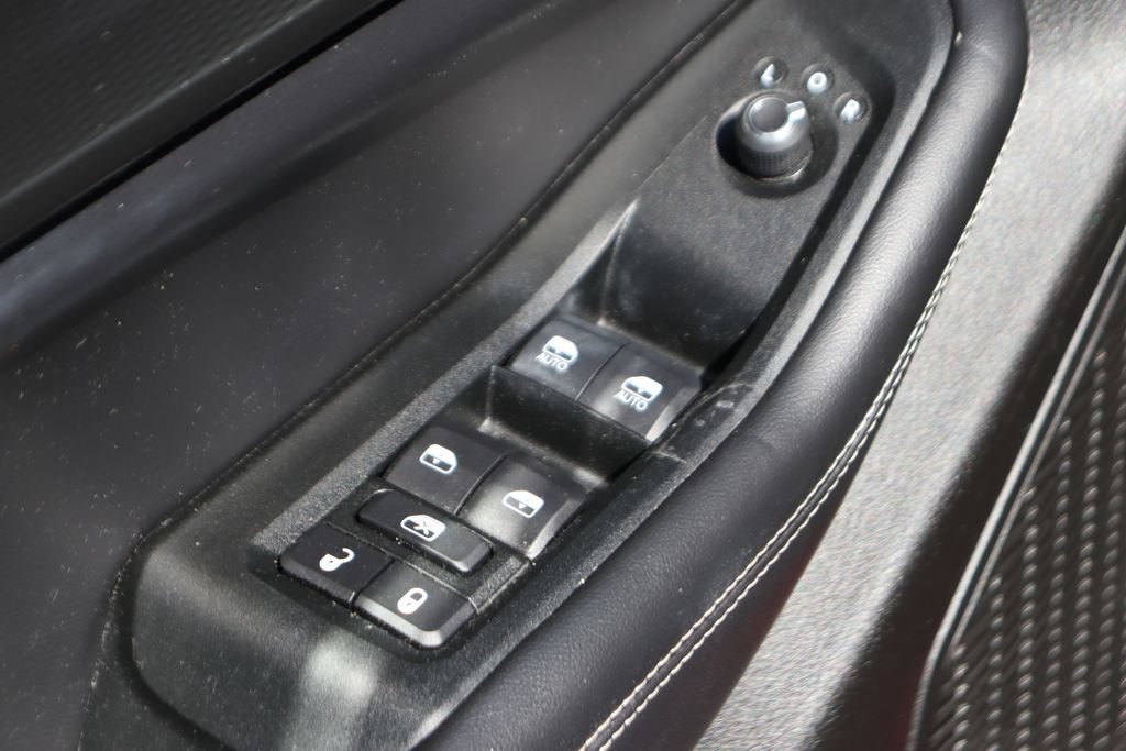 Used 2024 Jeep Grand Cherokee Altitude RWD image 16