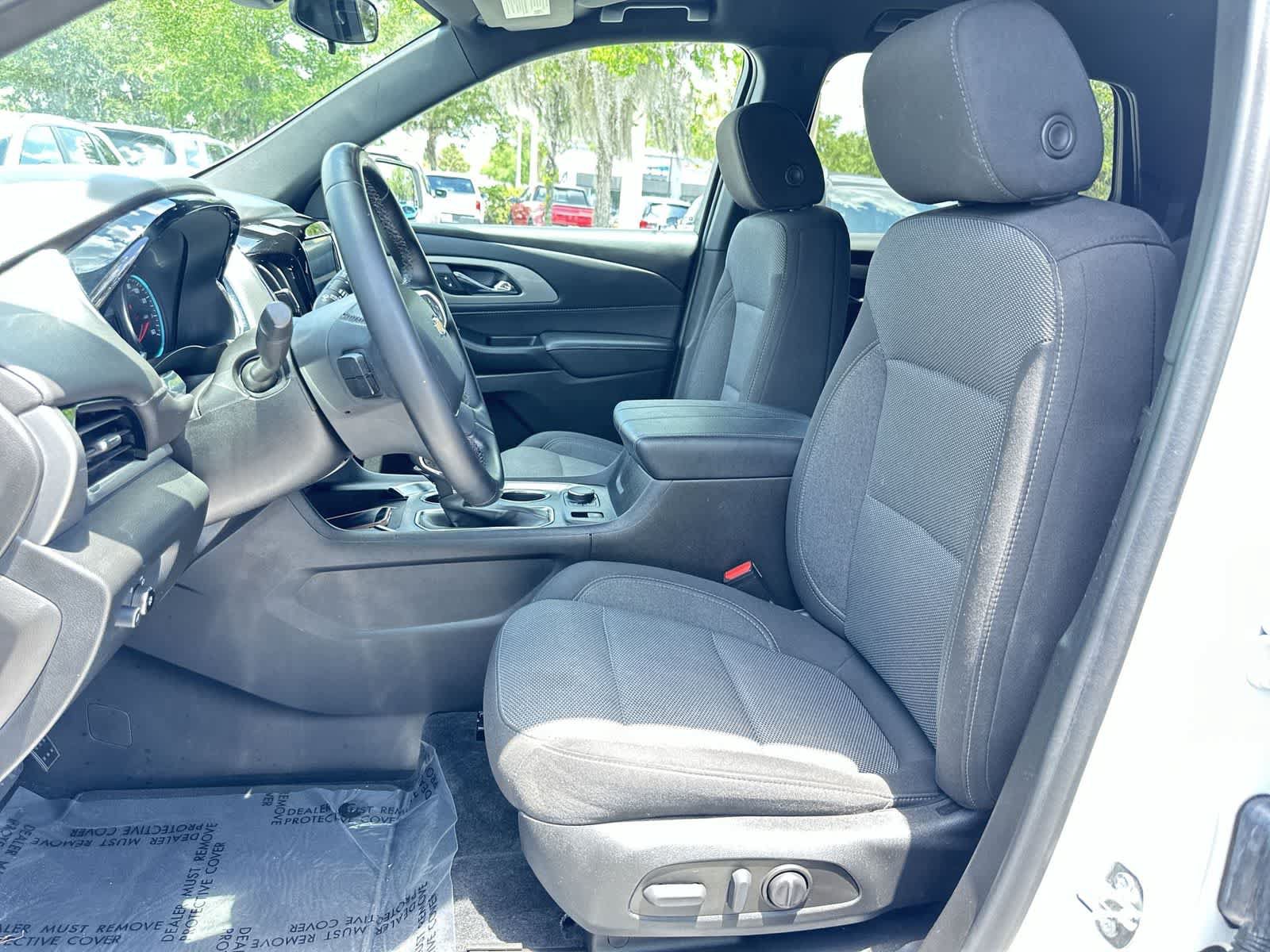 Used 2023 Chevrolet Traverse LT FWD image 12