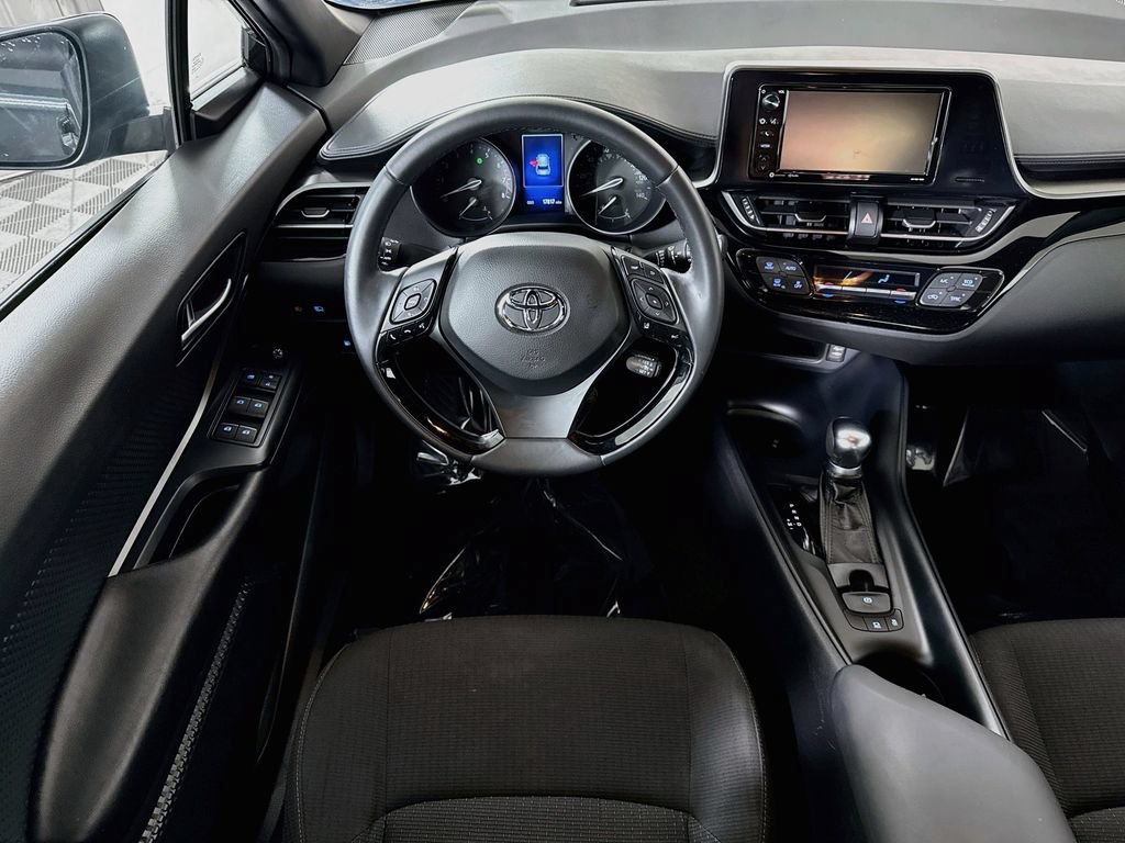 Certified 2018 Toyota C-HR XLE FWD image 4