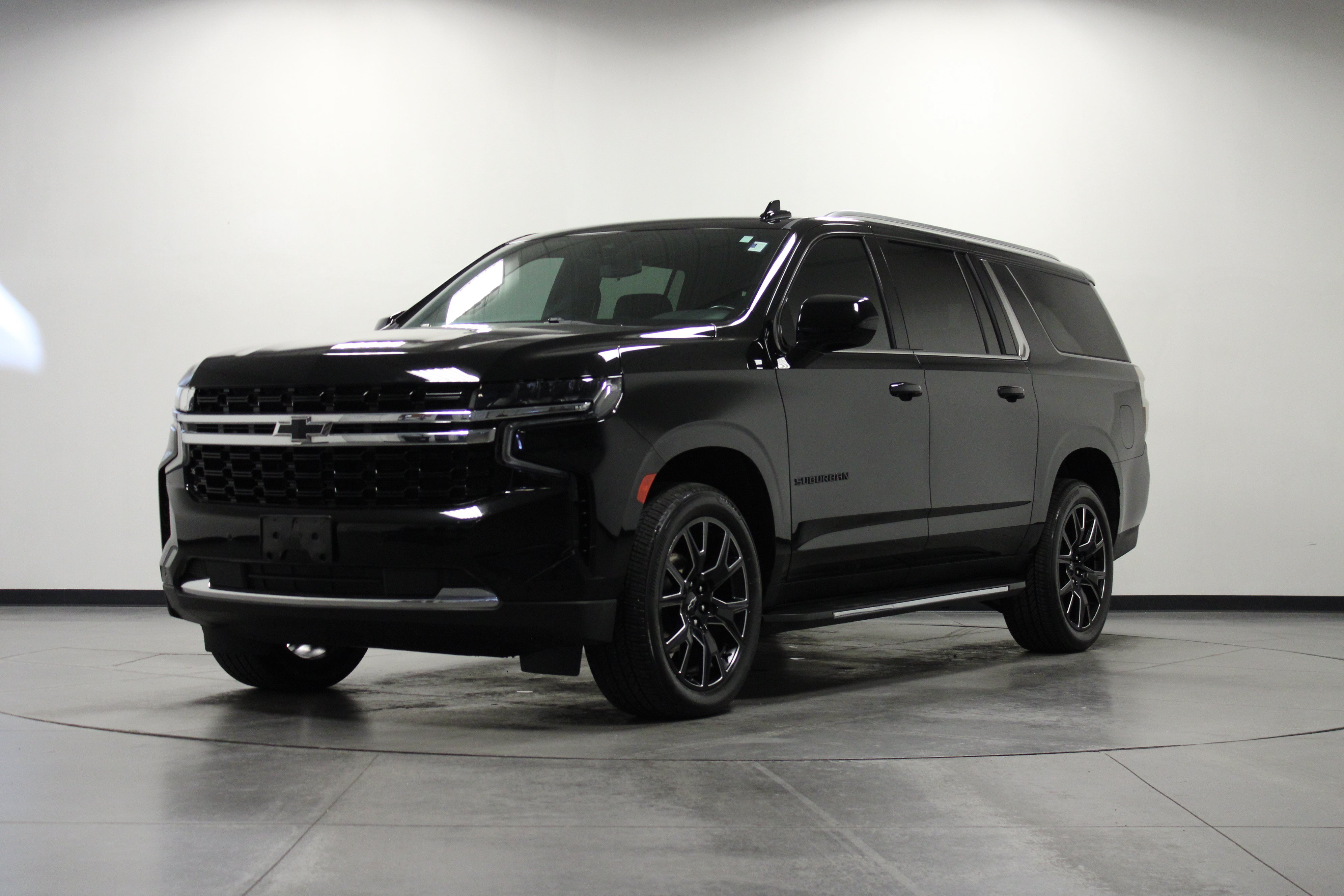 Used 2024 Chevrolet Suburban LS w/ Driver Alert Package AWD/4WD image 8
