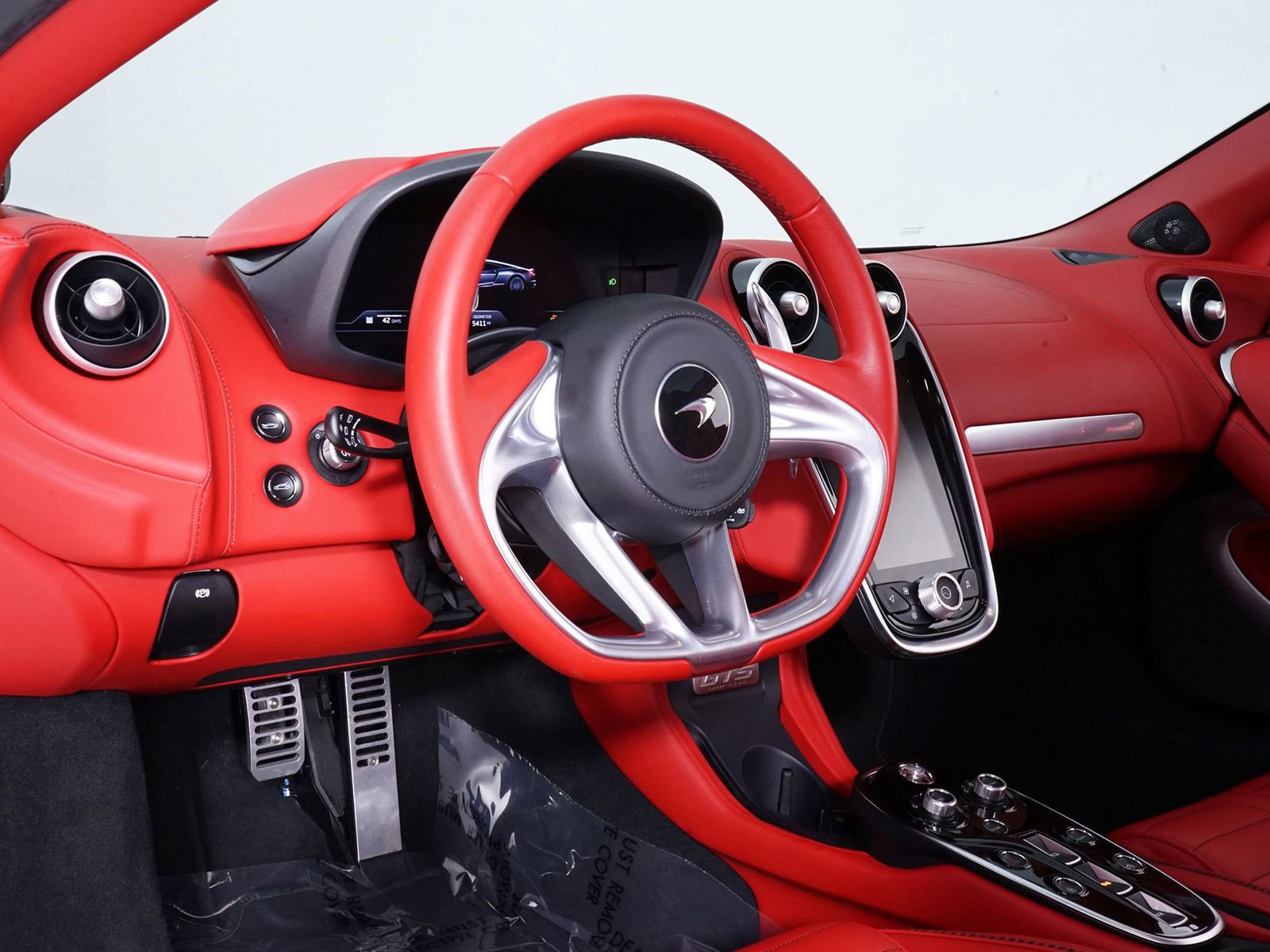 Used 2025 McLaren GTS RWD image 5