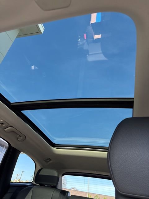 Used 2025 Volvo XC60 B5 Plus AWD/4WD image 21