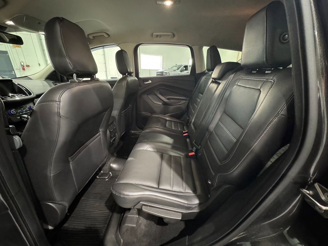 Used 2018 Ford Escape Titanium w/ Ford Safe & Smart Package image 33