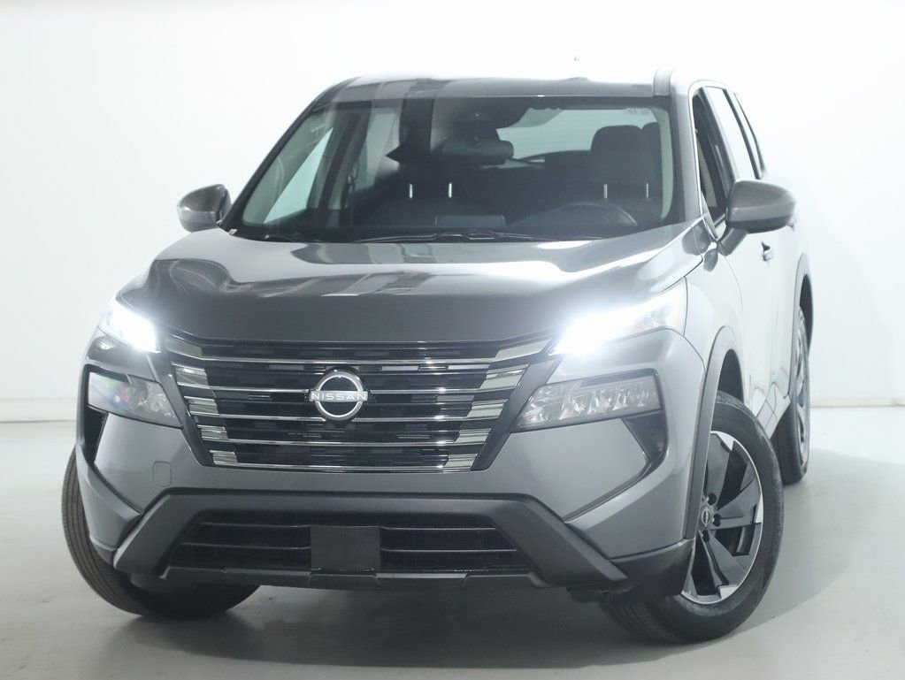 Used 2025 Nissan Rogue SV image 3