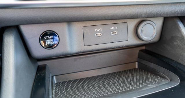 Certified 2025 Nissan Rogue SV image 28