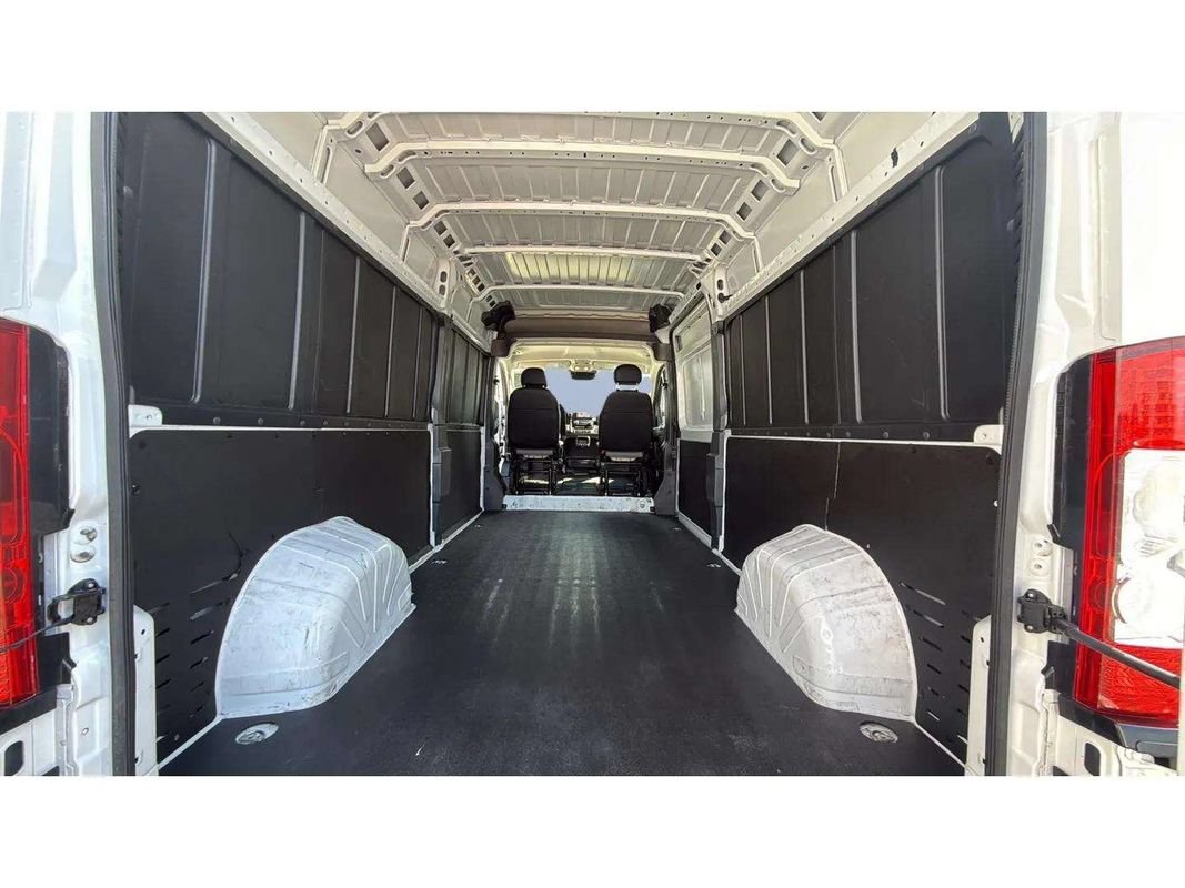 Used 2025 RAM ProMaster 2500 w/ Convenience Group FWD image 15