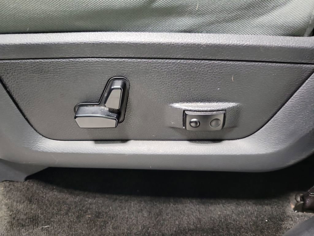 Used 2015 RAM 2500 Big Horn image 32