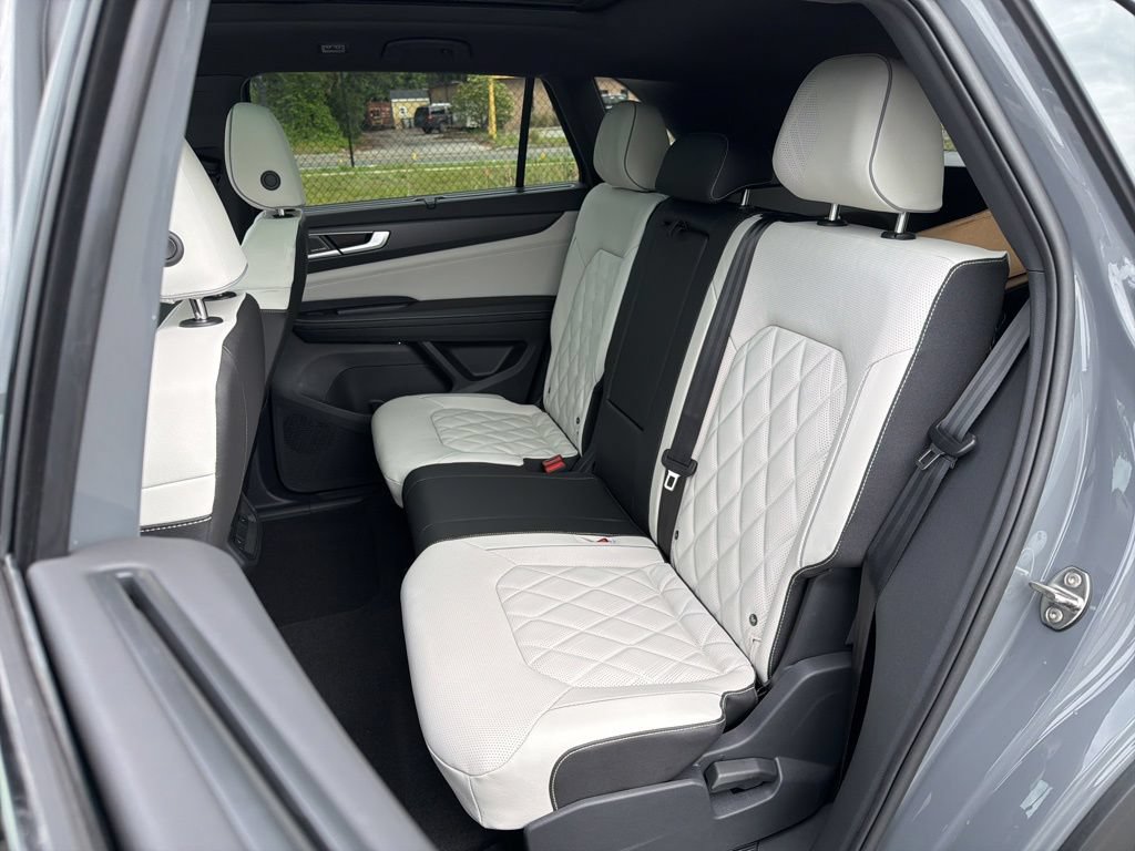 New 2026 Volkswagen Atlas Cross Sport SEL Premium R-Line AWD/4WD image 18