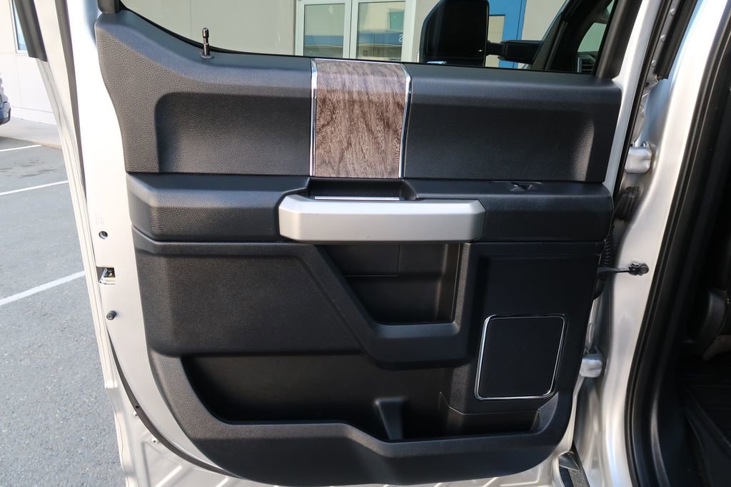 Used 2017 Ford F250 Lariat w/ Lariat Ultimate Package image 32