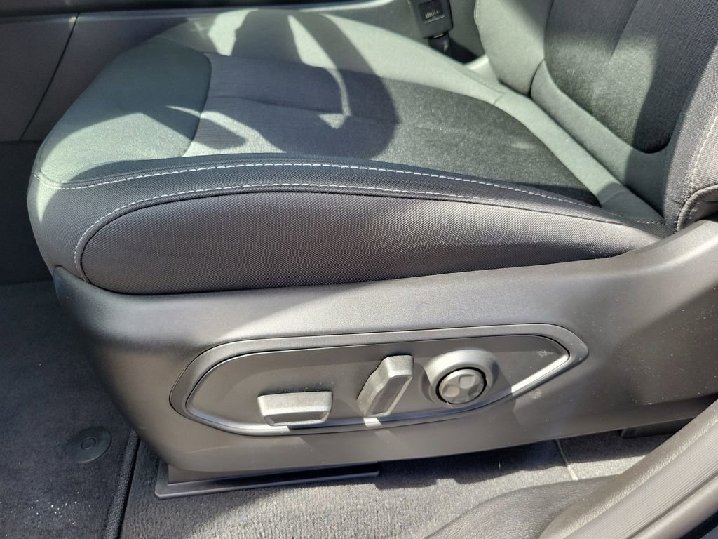 New 2025 Jeep Grand Cherokee Laredo w/ Luxury Tech Group I AWD/4WD image 18