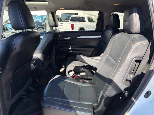 Used 2019 Toyota Highlander XLE FWD image 8