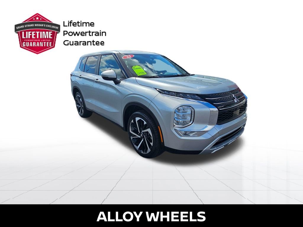 Used 2023 Mitsubishi Outlander SE image 7