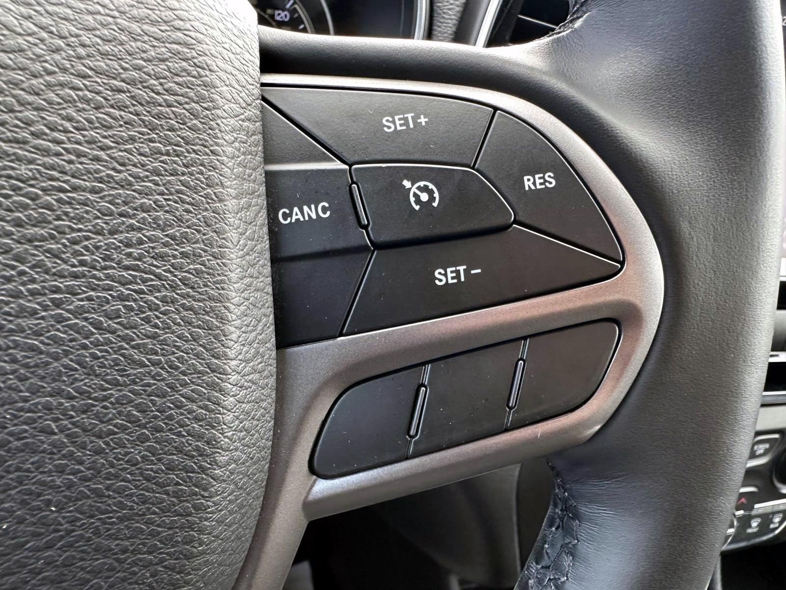 Used 2019 Jeep Cherokee Limited AWD/4WD image 18