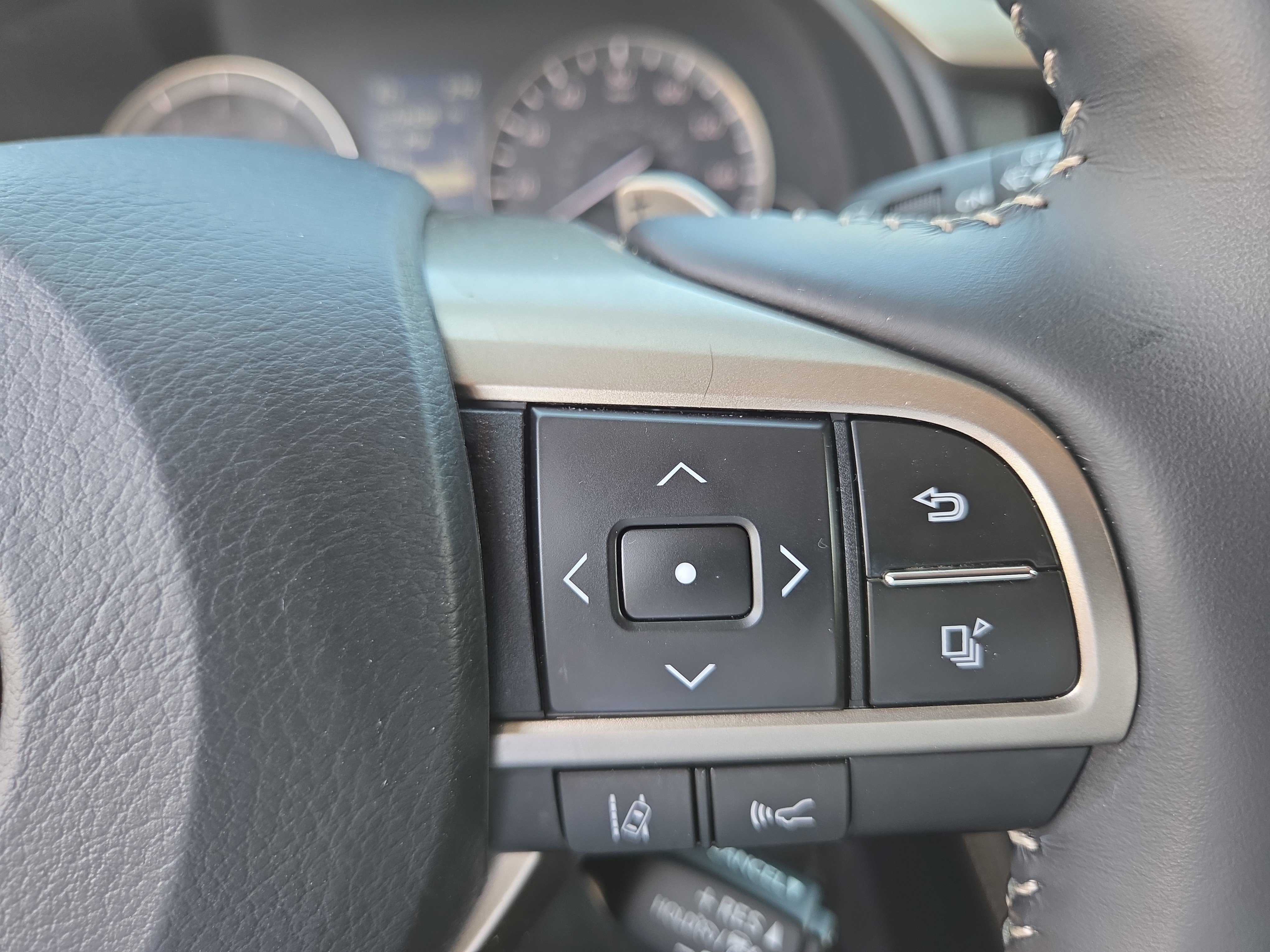 Certified 2022 Lexus RX 350L Premium w/ Premium Package image 33