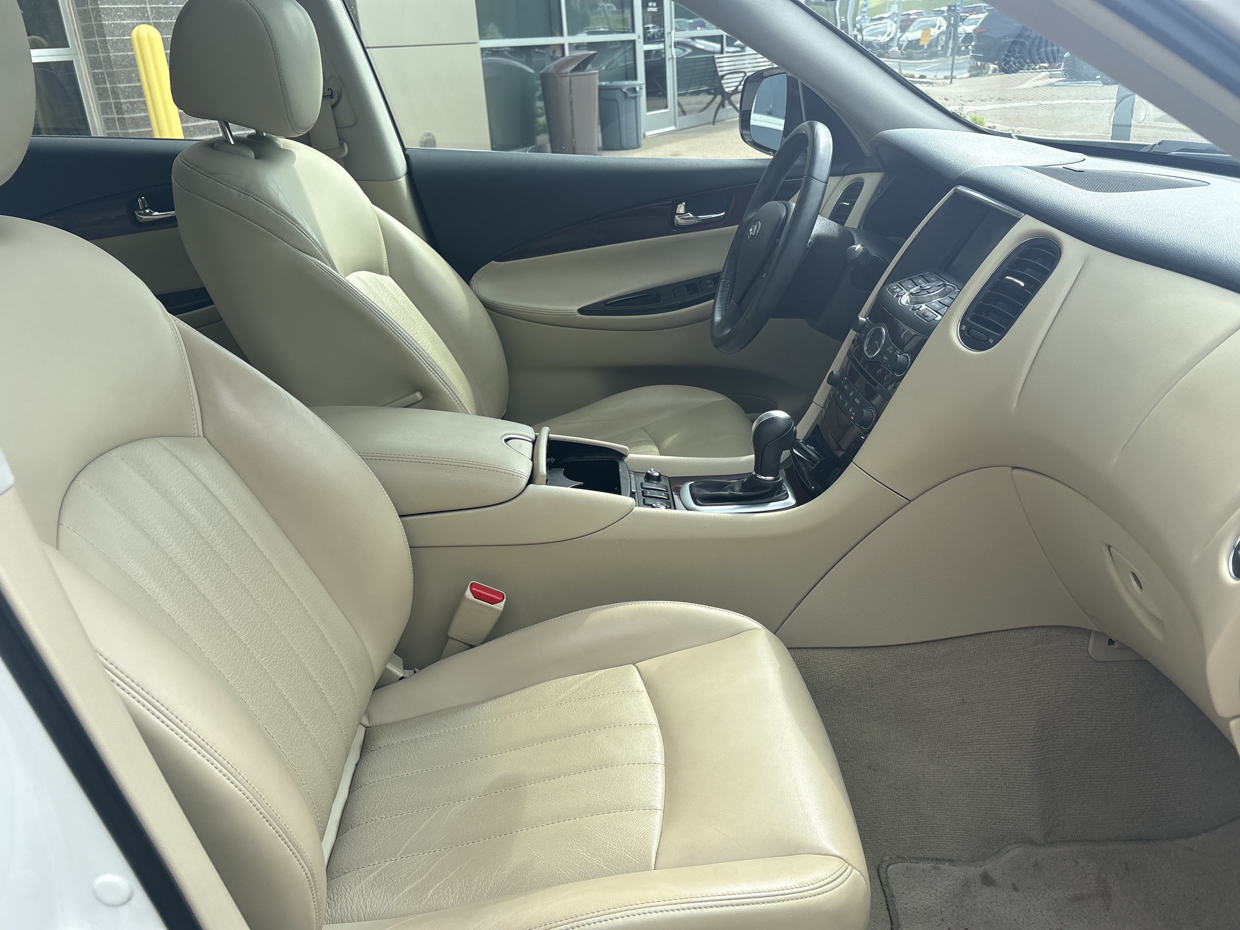 Used 2017 INFINITI QX50 AWD w/ Premium Plus Package image 33