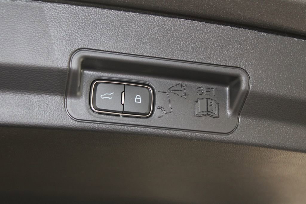 New 2026 Ford Explorer Active w/ Active Comfort Package image 16