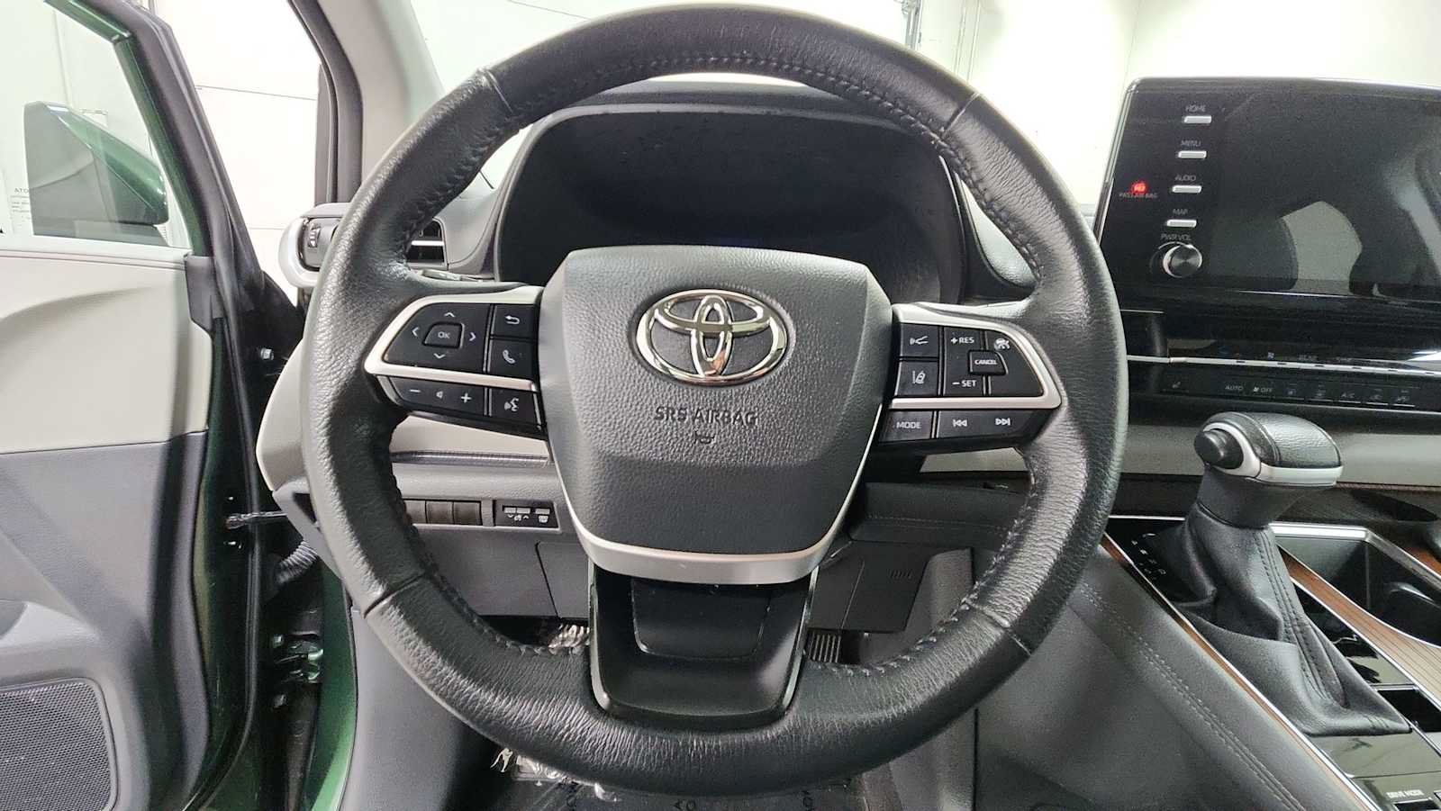 Certified 2024 Toyota Sienna XLE FWD image 16