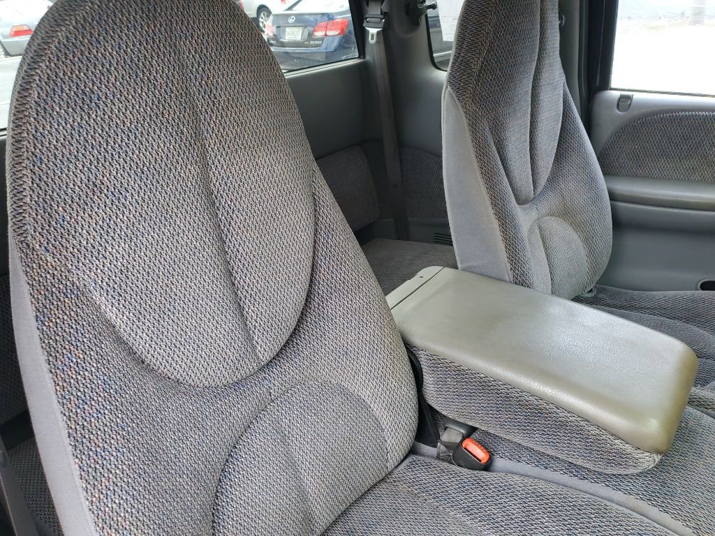 Used 1998 Dodge Dakota Sport image 28