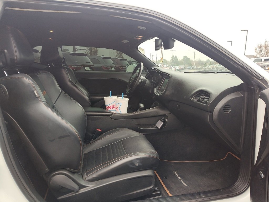 Used 2015 Dodge Challenger R/T Plus image 10