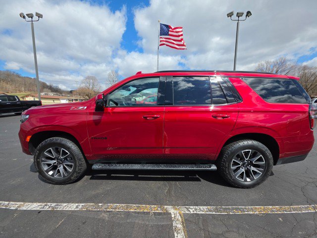 Used 2023 Chevrolet Tahoe Z71 w/ Luxury Package image 2