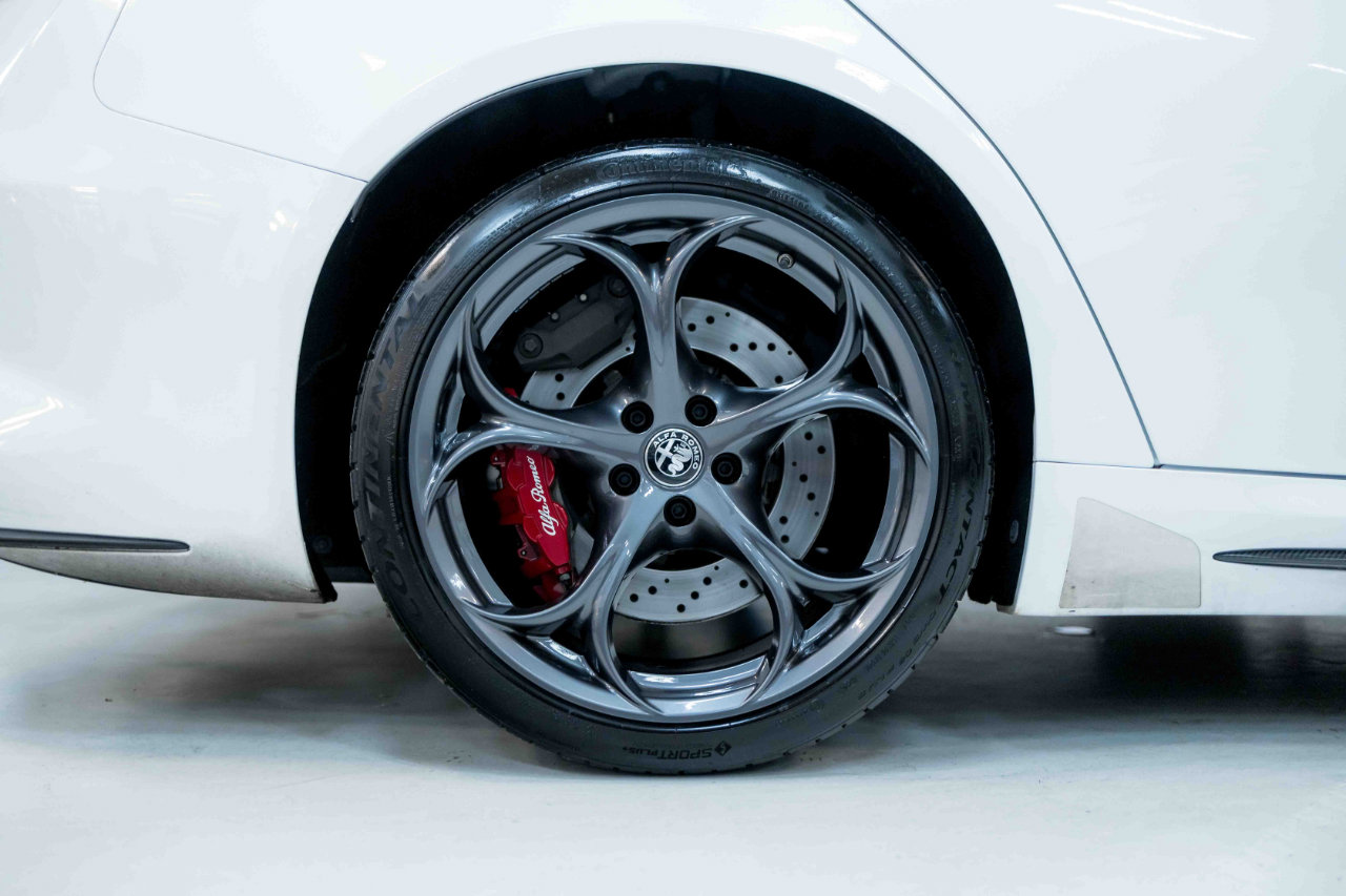 Used 2017 Alfa Romeo Giulia Quadrifoglio image 36