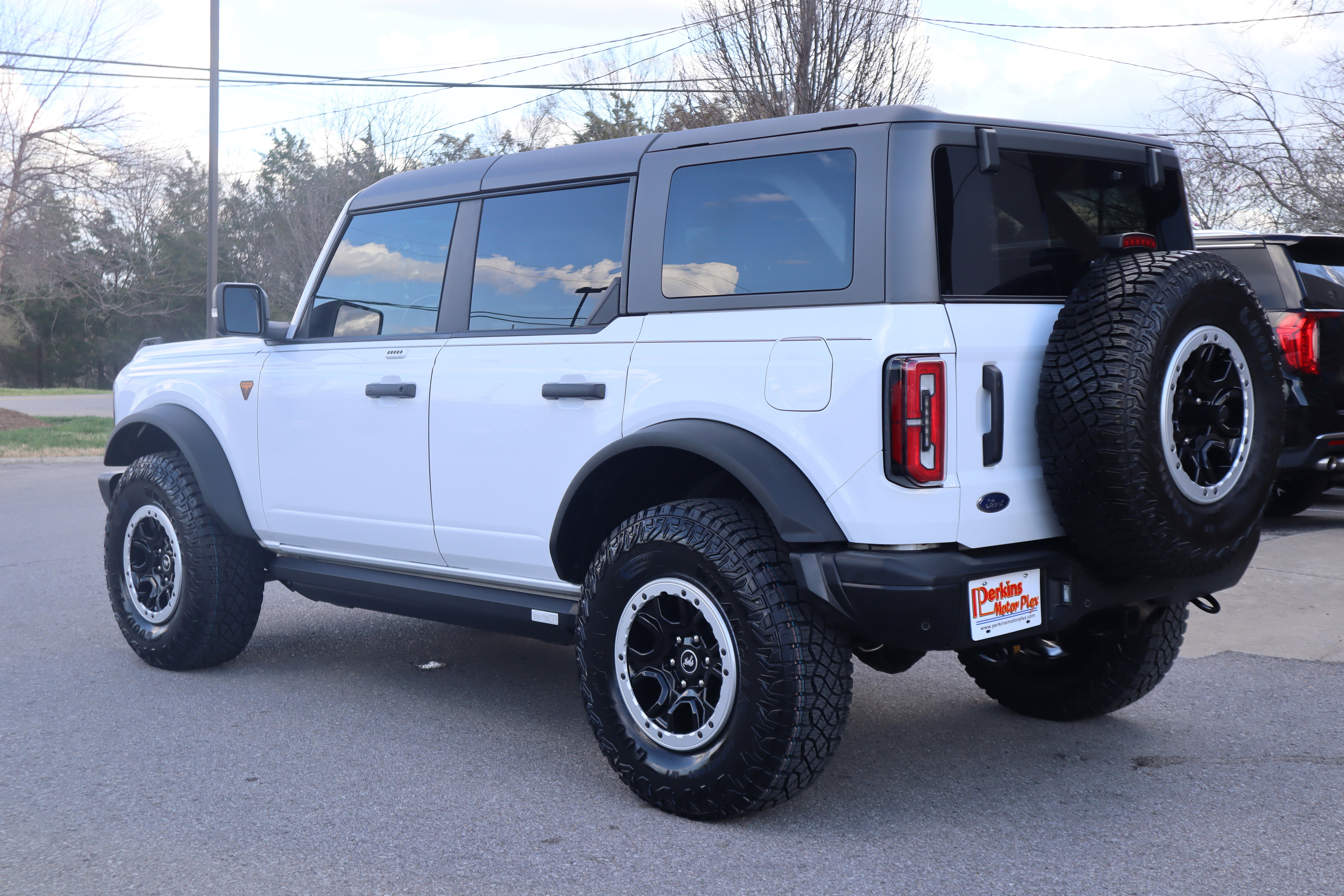 Used 2023 Ford Bronco Badlands image 9