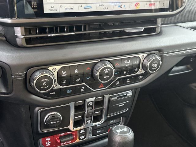 Certified 2025 Jeep Wrangler Unlimited Rubicon 4xe w/ Safety Group image 28