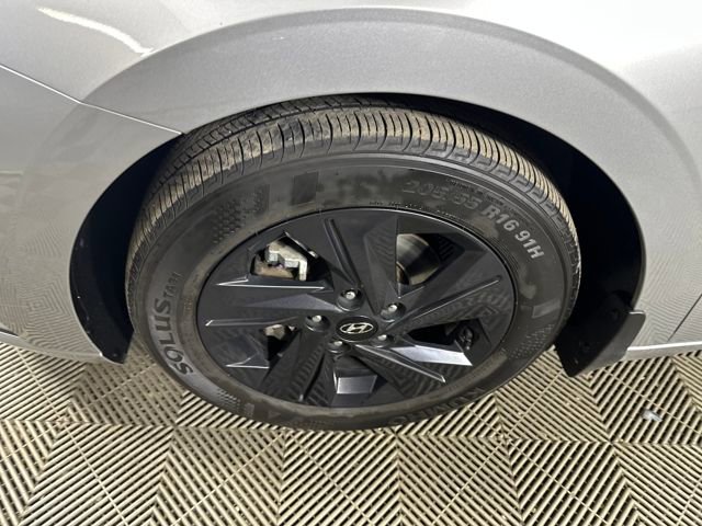 Used 2023 Hyundai Elantra SEL image 10