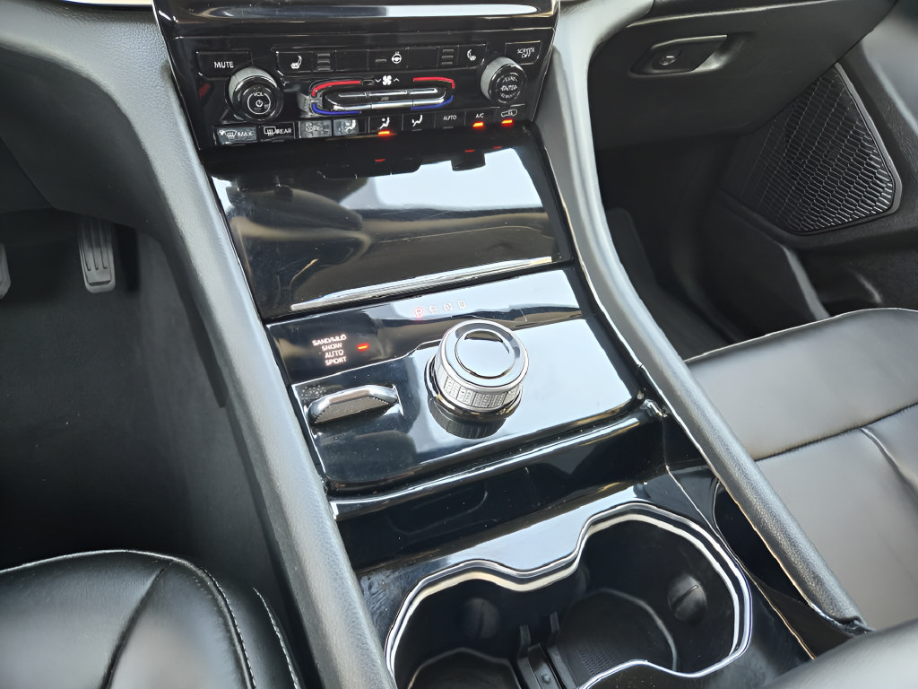Used 2023 Jeep Grand Cherokee Limited AWD/4WD image 18