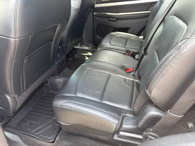 Used 2017 Ford Explorer XLT w/ Equipment Group 202A AWD/4WD image 13