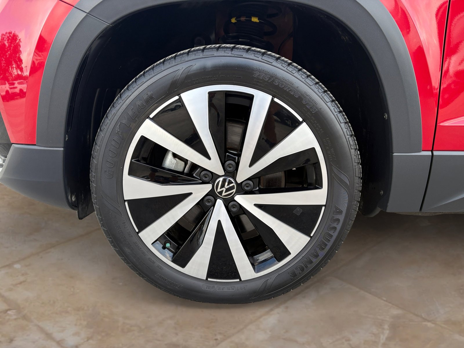 Certified 2023 Volkswagen Taos SE FWD image 25
