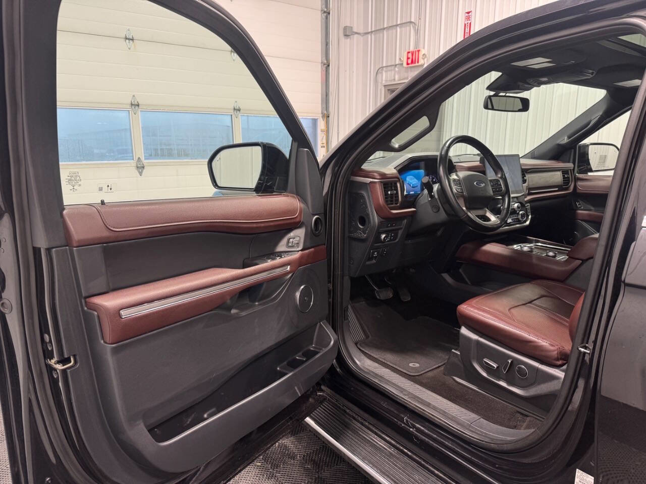 Used 2022 Ford Expedition Max Limited AWD/4WD image 10