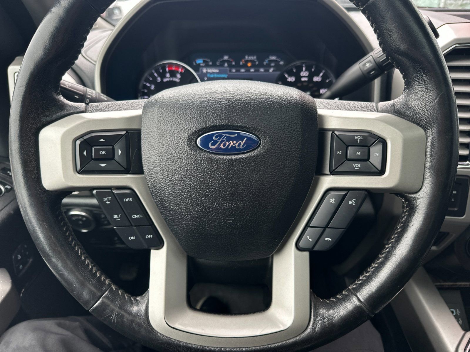 Used 2017 Ford F350 Lariat w/ Lariat Ultimate Package image 21