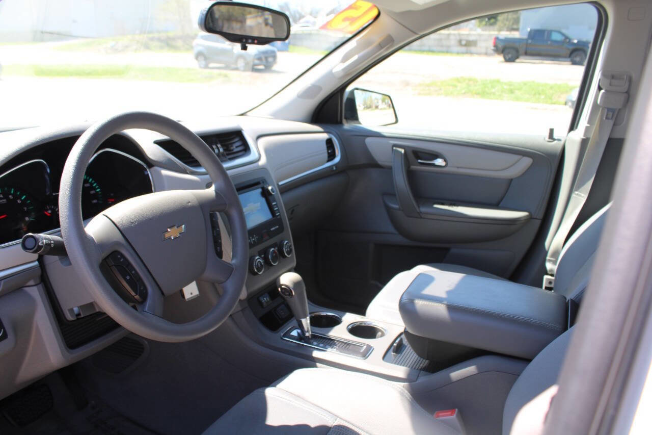 Used 2015 Chevrolet Traverse LS FWD image 19