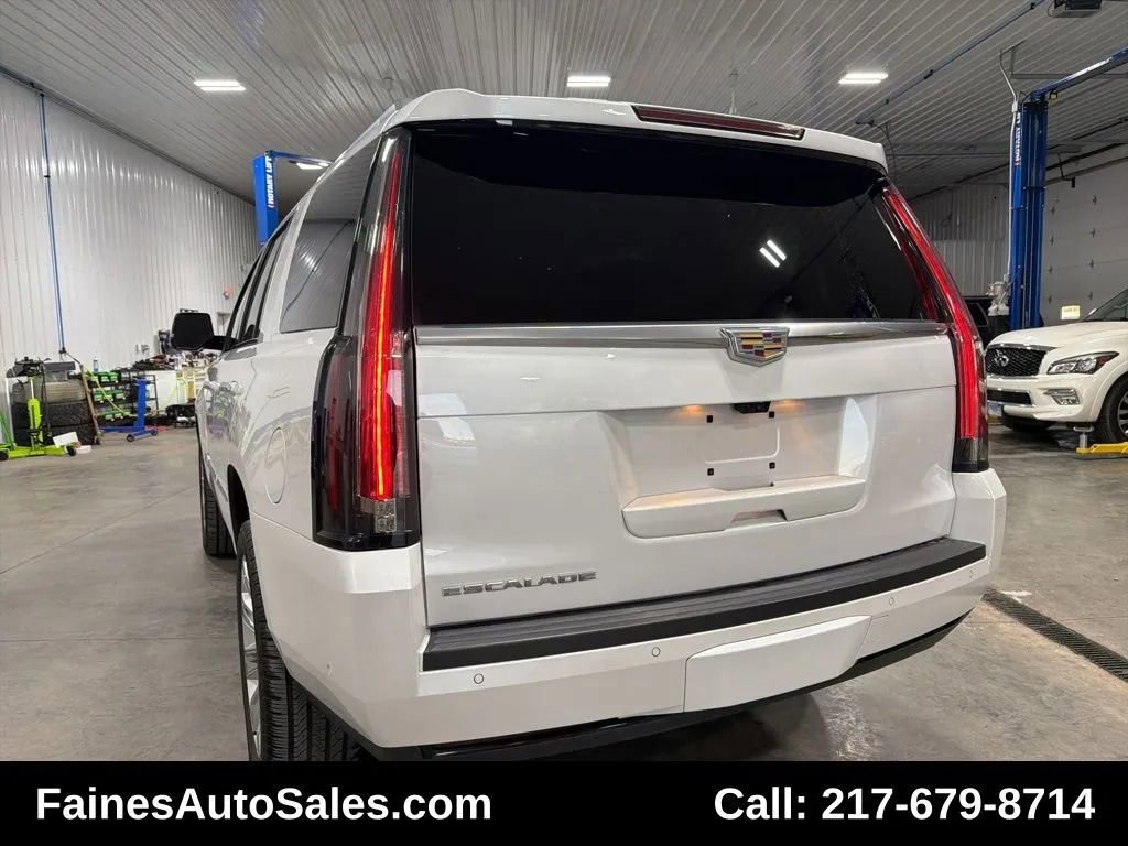 Used 2018 Cadillac Escalade Platinum image 15