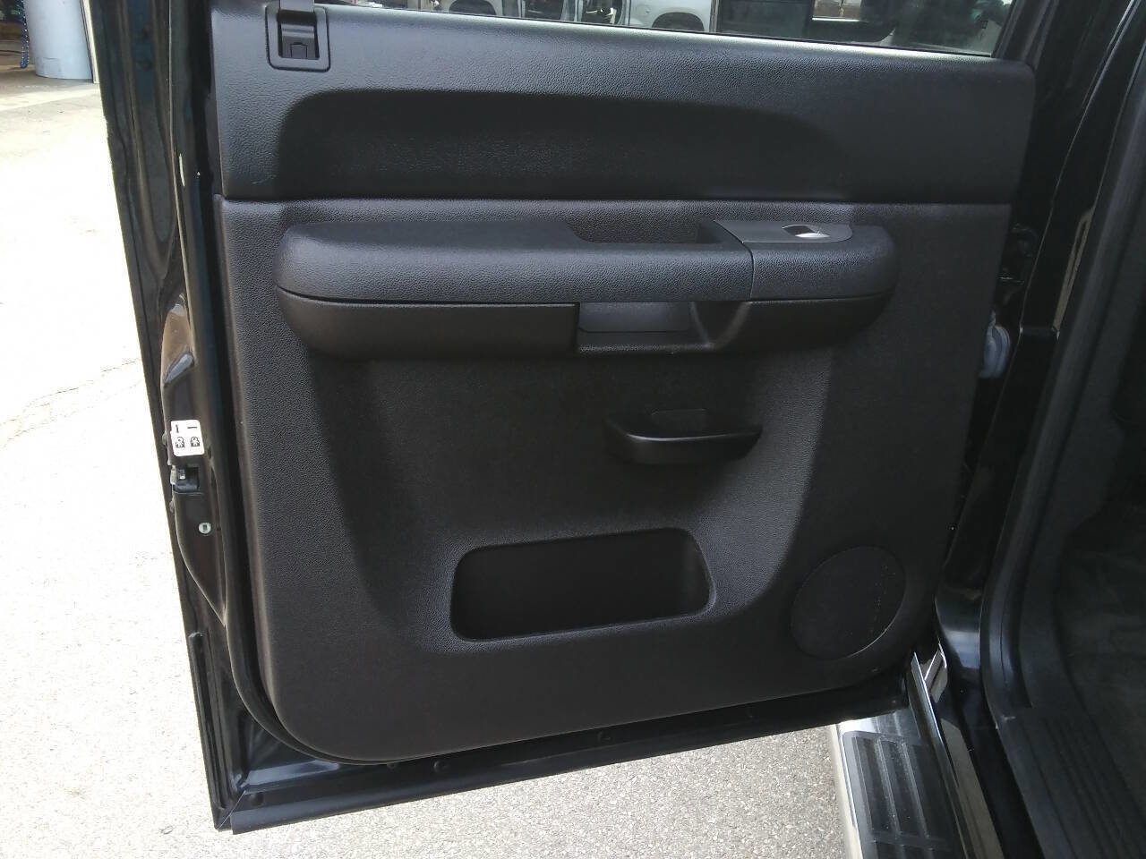 Used 2014 Chevrolet Silverado 2500 LT w/ Custom Sport Truck Package image 14