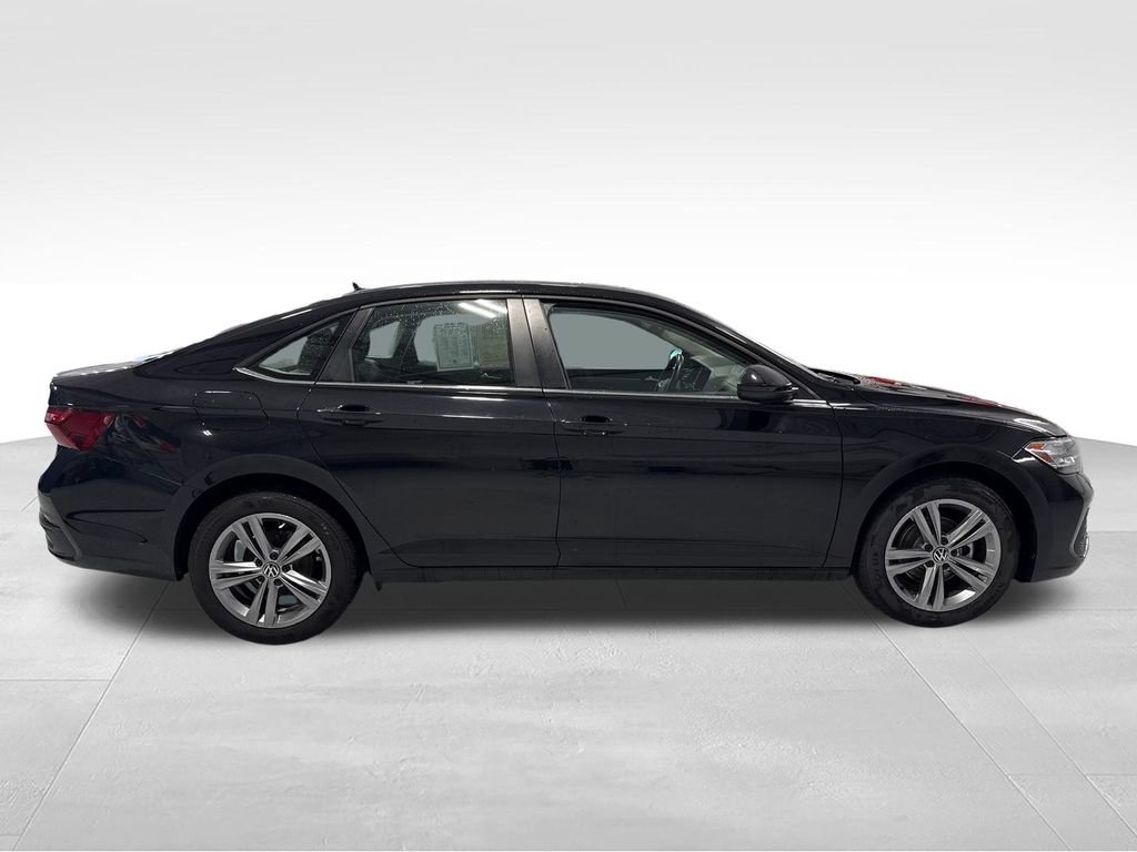 Used 2024 Volkswagen Jetta SE FWD image 48