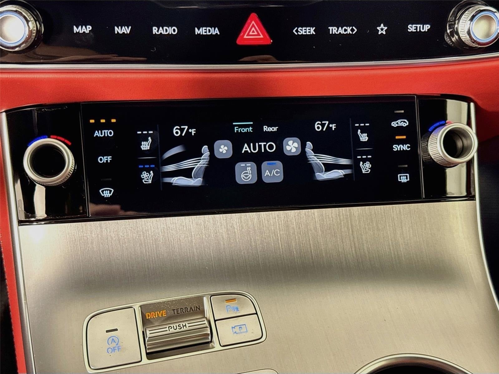 New 2027 Genesis GV70 2.5T Sport Prestige AWD/4WD image 18