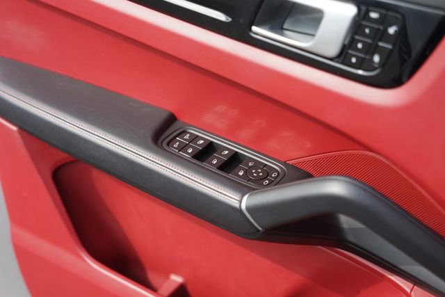 Used 2019 Porsche Cayenne AWD/4WD image 30