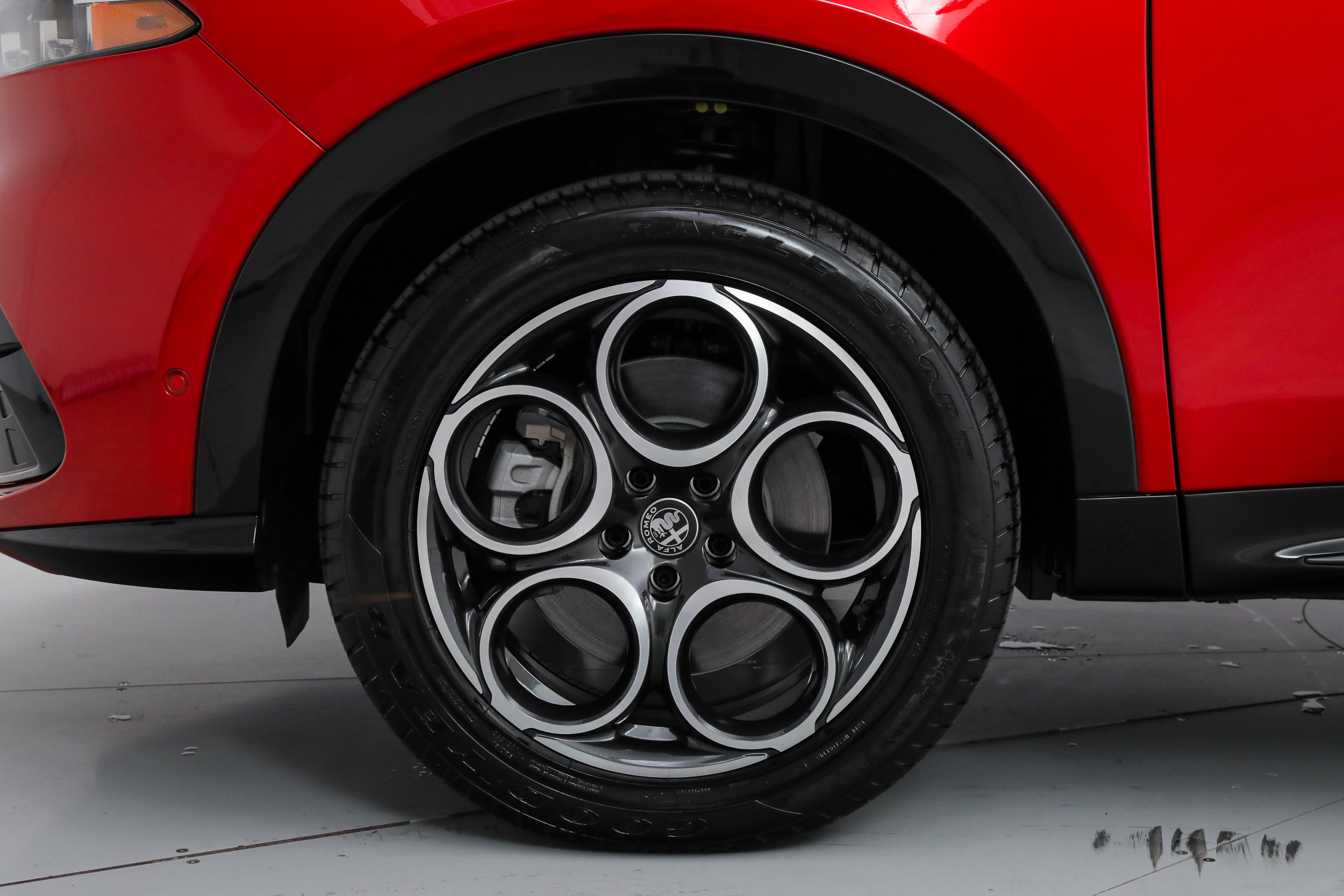 New 2026 Alfa Romeo Tonale w/ Red Premium Package AWD/4WD image 18