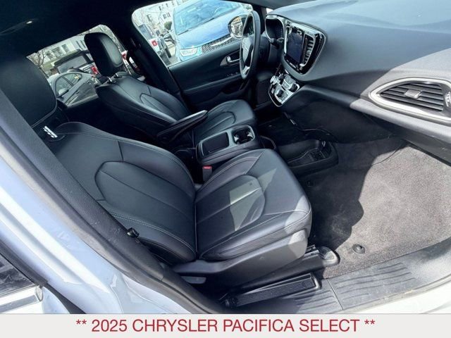 Certified 2025 Chrysler Pacifica Select image 9