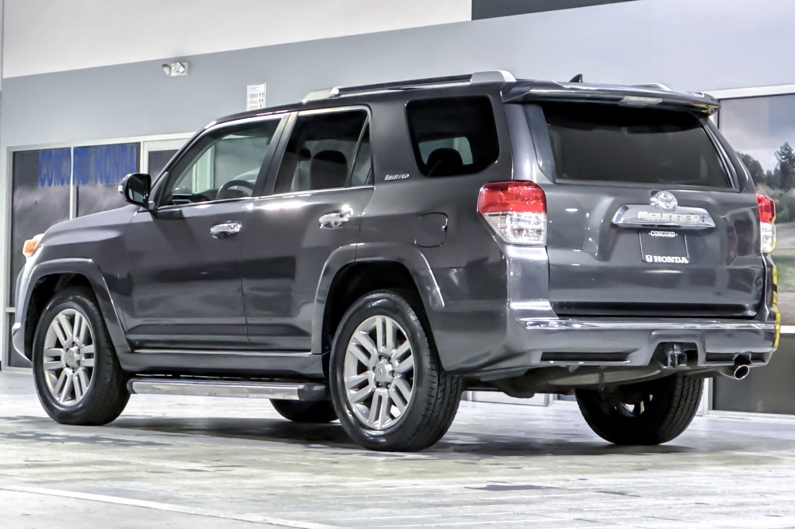 Used 2010 Toyota 4Runner Limited image 3