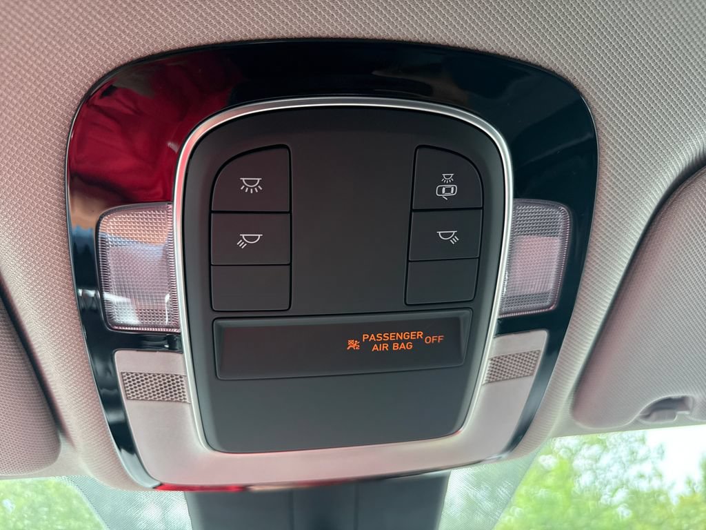Used 2021 Hyundai Santa Fe SE AWD/4WD image 32