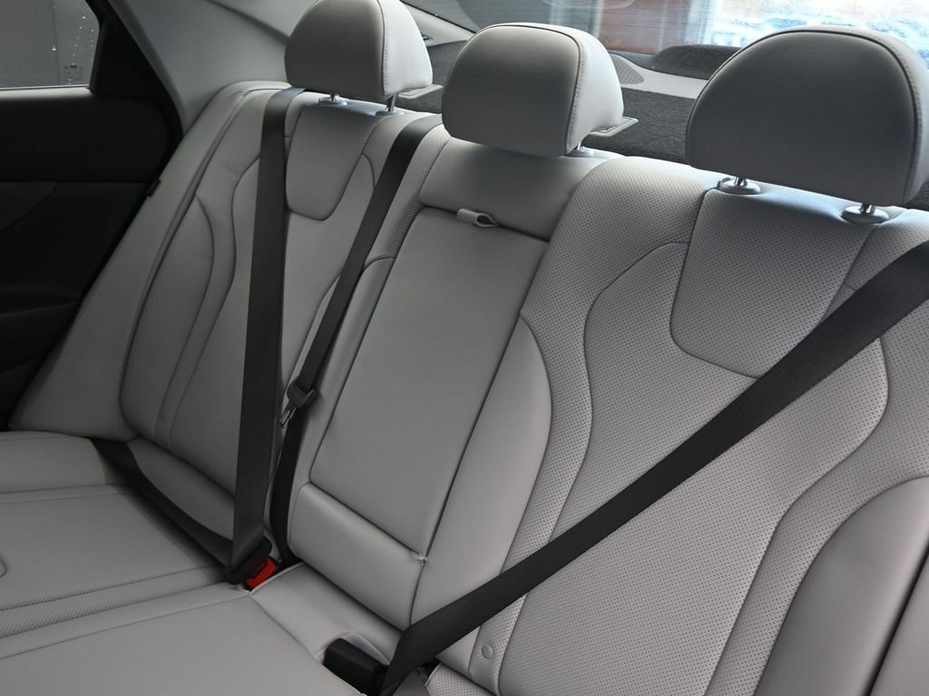 New 2026 Hyundai Elantra Limited image 19